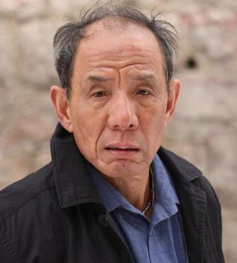 1986年，魏宗万几次申请分房都被刷了下来。他一气之下，直接打了份调职报告——要