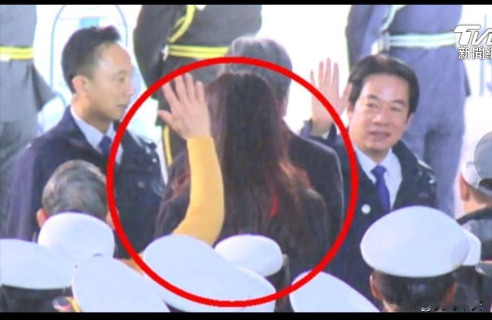 郑丽文批赖：应多做少说
今天，蓝营舵手郑丽文受邀参加台北元旦升旗典礼，虽然与赖清