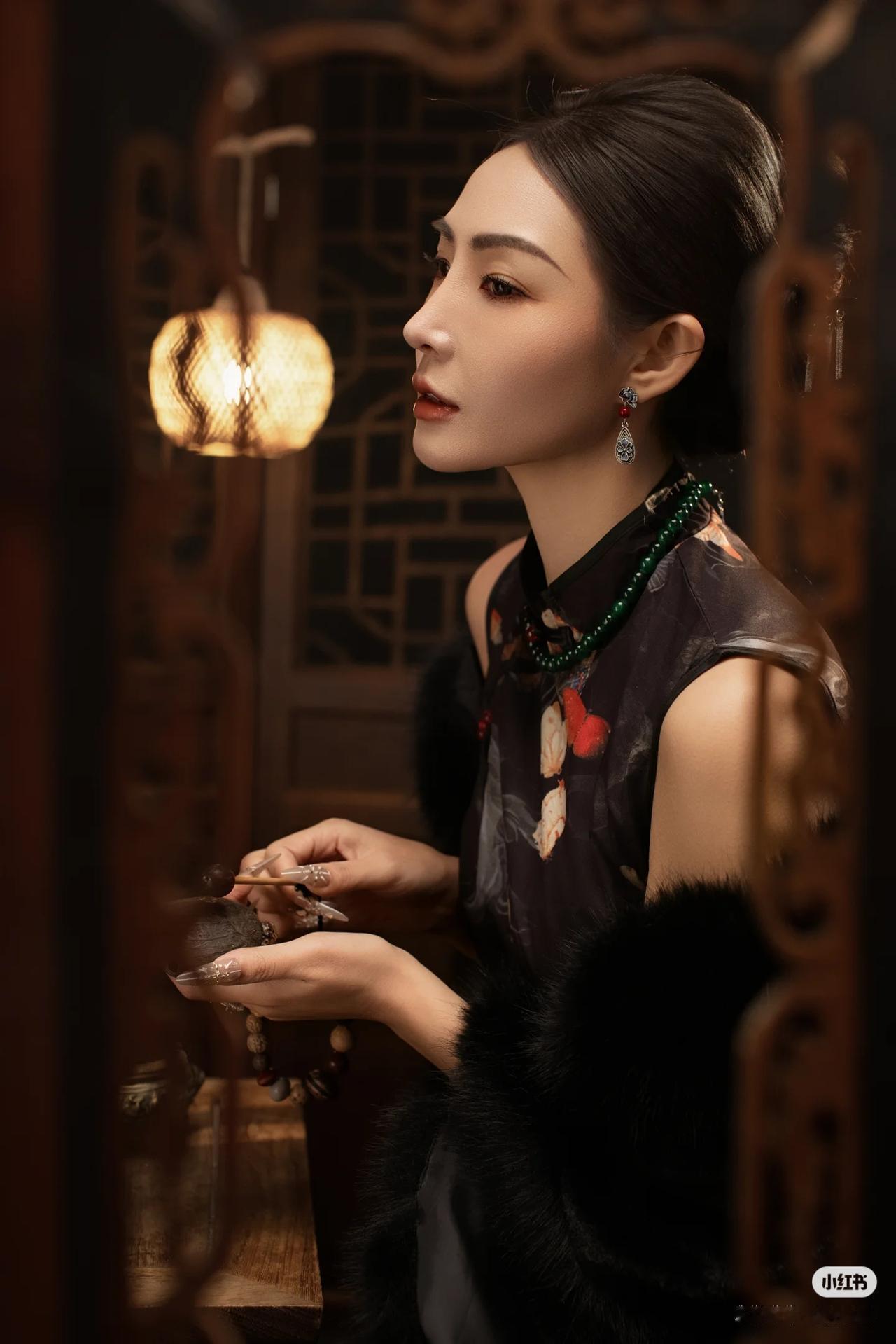 冬日生活打卡季美女旗袍穿搭写真