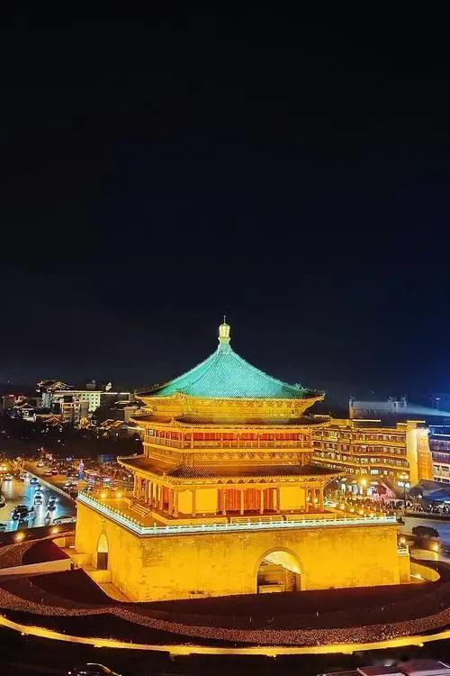 五一假期想出门，却怕攻略繁琐、赶路手忙脚乱？其实不用费劲儿，鸿蒙版应用精准戳中出