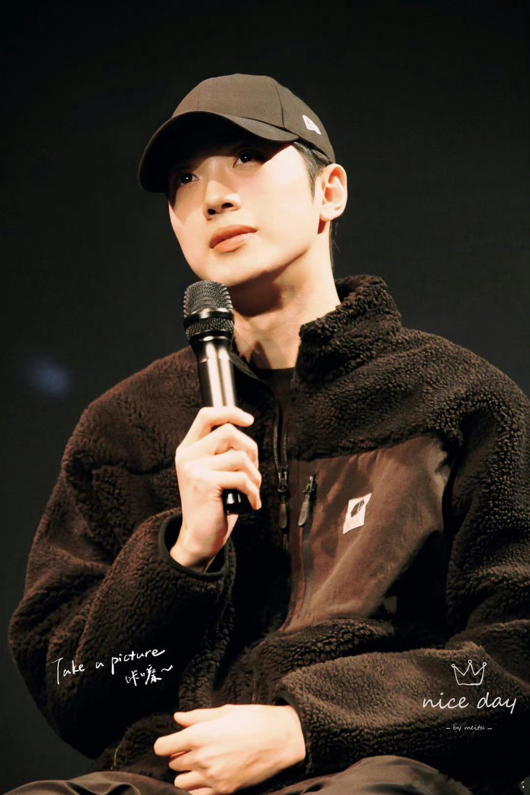 万合天宜官宣签约赖冠霖导演赖冠霖加盟万合天宜期待导演赖冠霖的作品了！！ ​​​