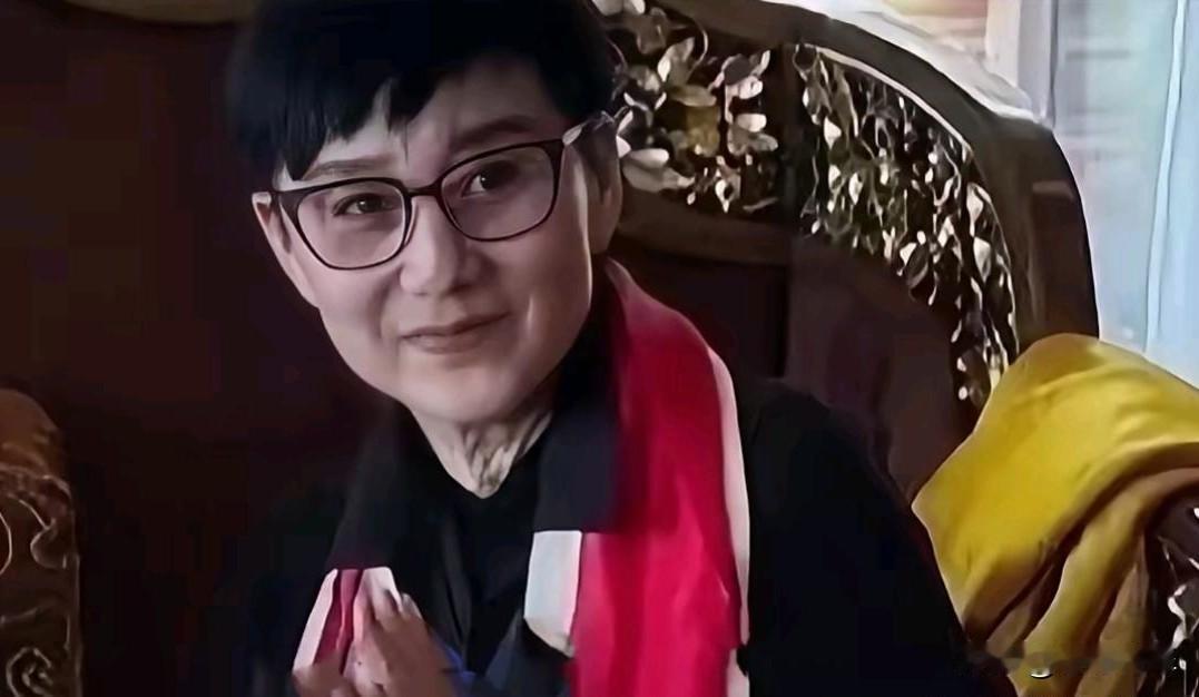 仅仅只是看照片
能认出这是利智吗
没错这的确是利智
是那个曾经美得让
李连杰从此