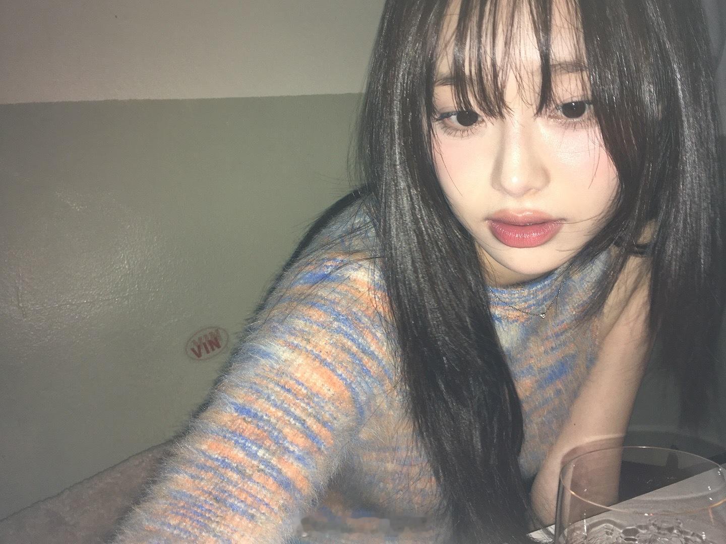 chuu ins更新🥂🥂 