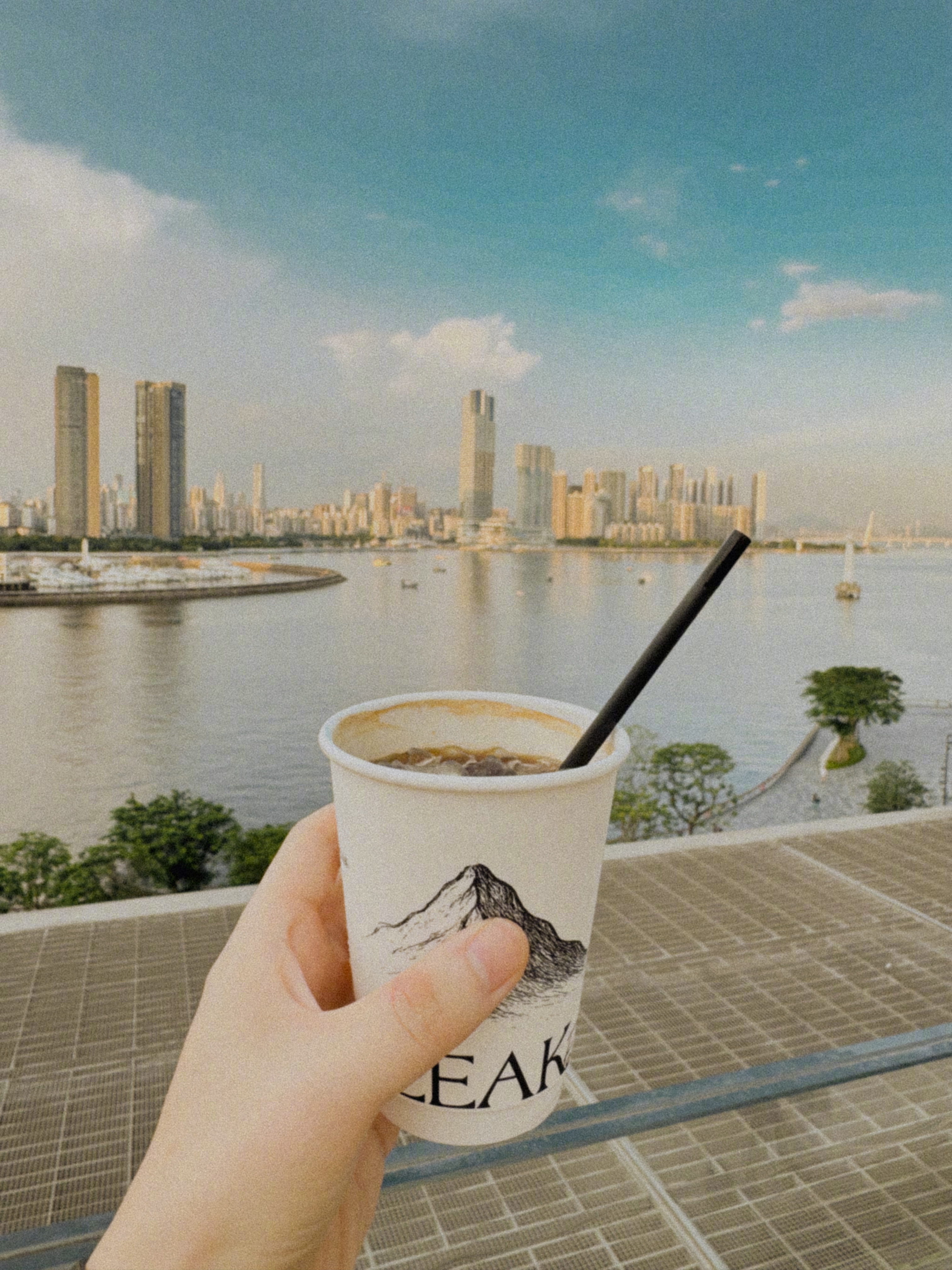 “永远偏爱日落。” ​​​