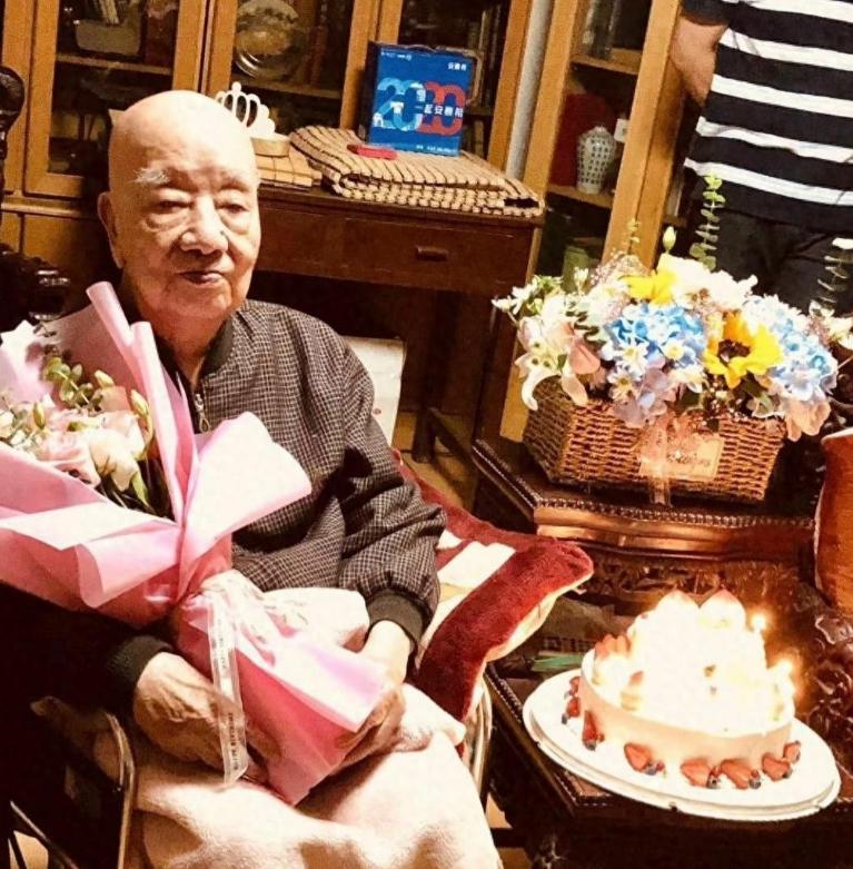 麻醉学泰斗谢荣的百岁人生，46岁迎娶林徽因前儿媳周如枚，13年后丧妻独守41年，