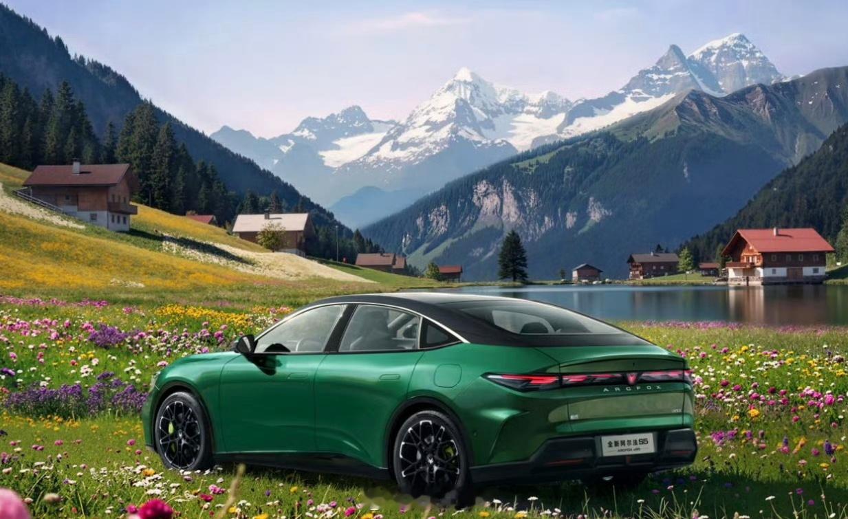 车圈高管说表现不好下次换数字人 刚刷到极狐S5发布会，太会玩了，高管直接放话：“