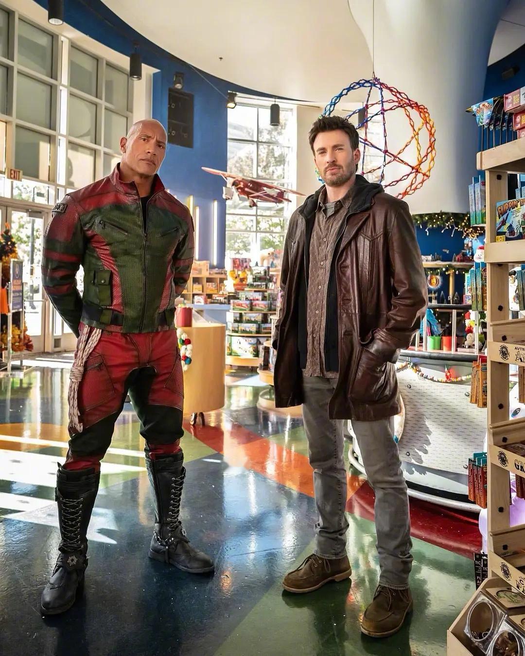 [疑问][疑问] 巨石强森被曝在影片《红色一号》每天平均迟到 7-8个小时、缺乏