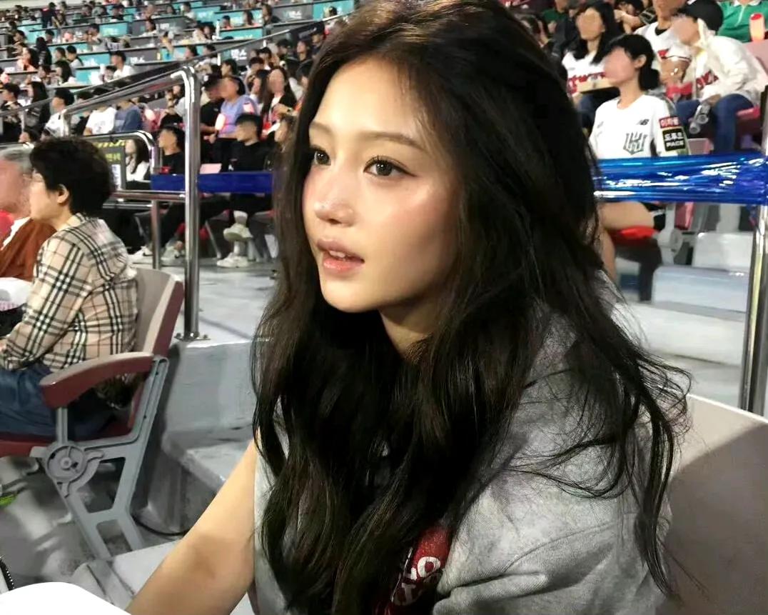 刷手机对人的负面影响真的很多，浪费时间、消耗精力、降低专注程度、大量垃圾信息输入