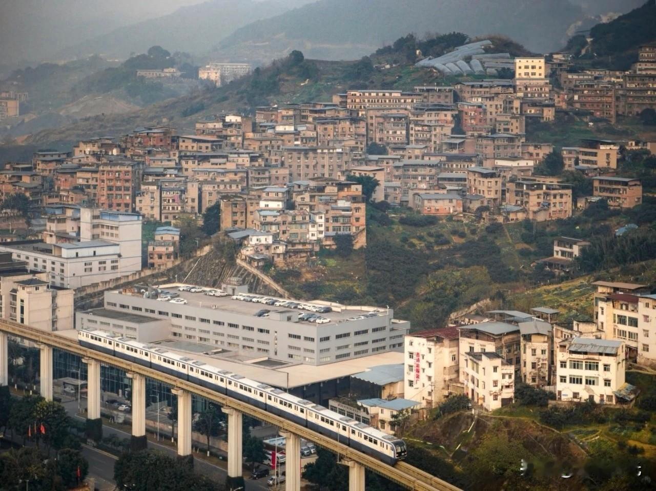 藏在巴南八公里的山城反差秘境，畅想改造后或将成为网红打卡地
 
重庆巴南渝南大道