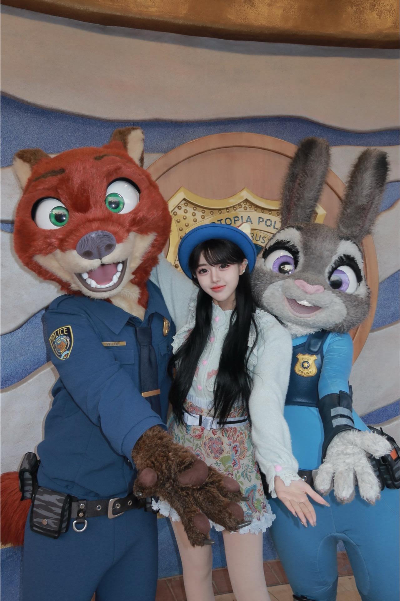 在上班和上进之间选择了上迪🏰。