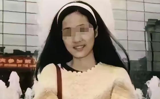 她自幼被收养，16岁时遭到养父侵害，谁知，当她把遭遇告诉养母和哥哥后，2人不仅置