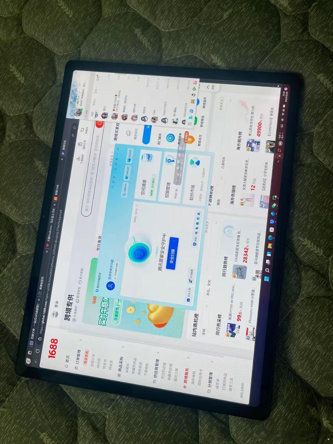 这才是货真价实的平板 PC 电脑呀！那些 iPad 啊，不过是大平板手机罢了[允