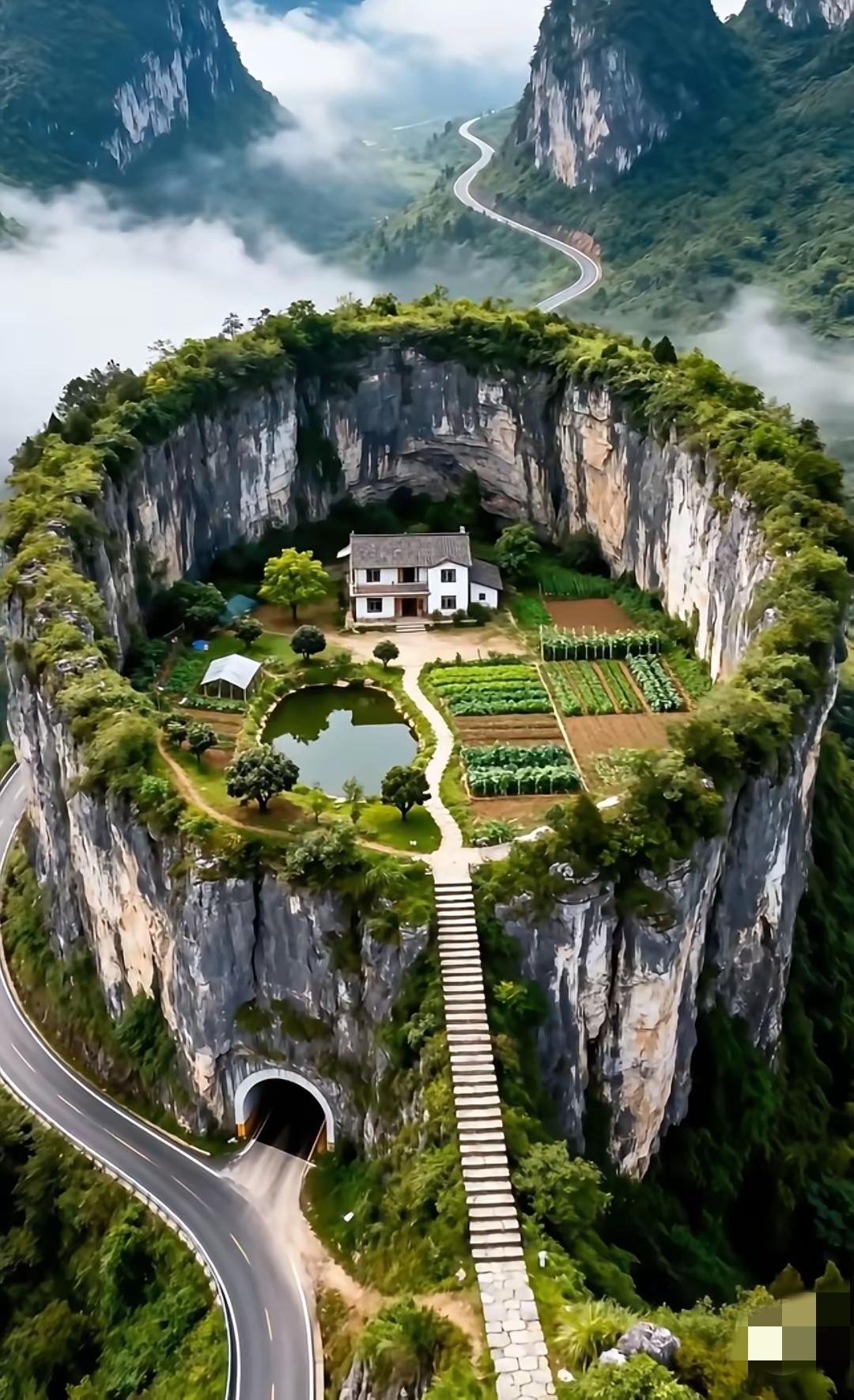 一年给你50万，让你住在这里，不许带手机，不许带女人，十年不能离开，你敢住吗？[