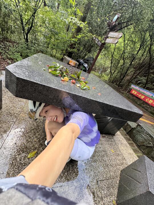 我才不会被连绵的雨打败呢