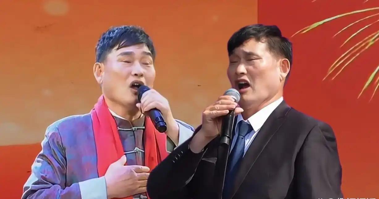 这就是拿人钱财，替人办事，主办方安排什么角色，就得演什么角色，南天门大将军不就是