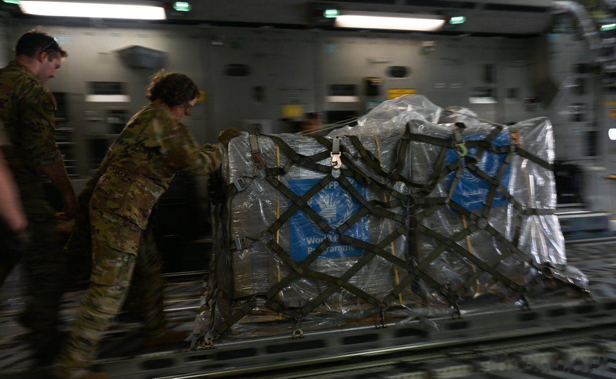 美国国际开发署给加沙地区拨了25吨人道主义物资，主要是医疗用品和食品，由美国中央