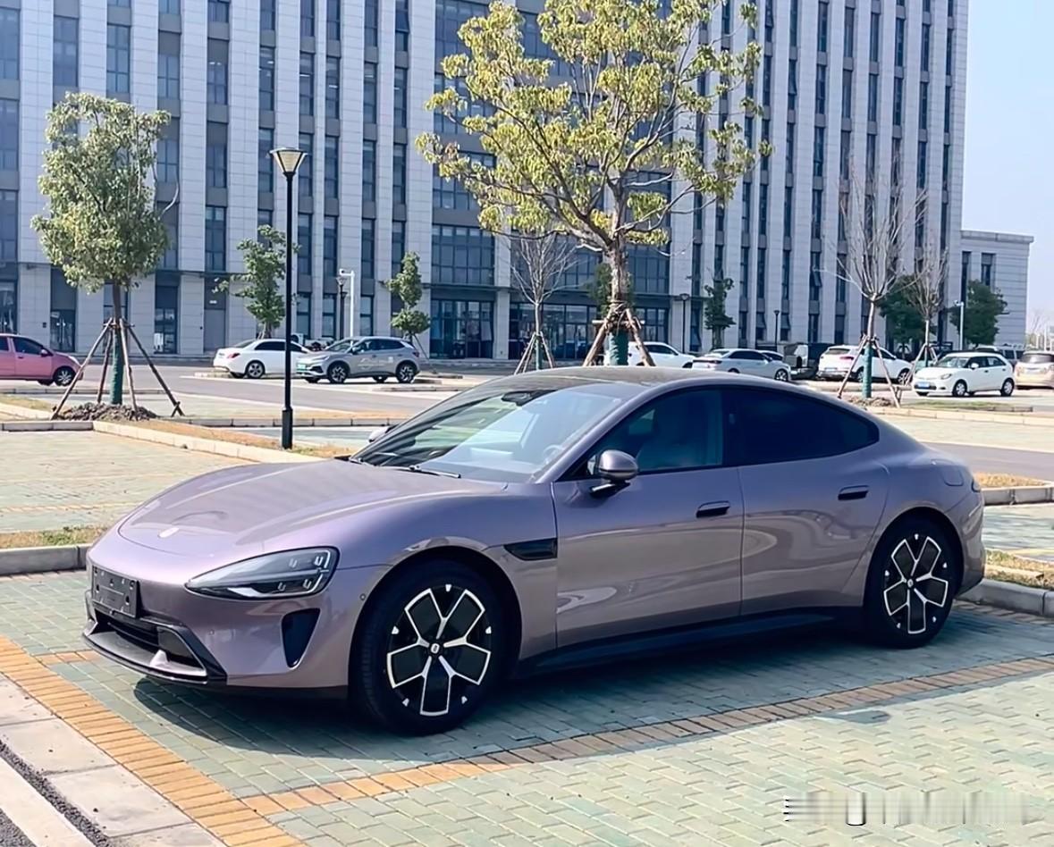 如果有条件，我愿意尝试
抛开性能不说，我是个颜控，小米的车外形确实好看，而且好多