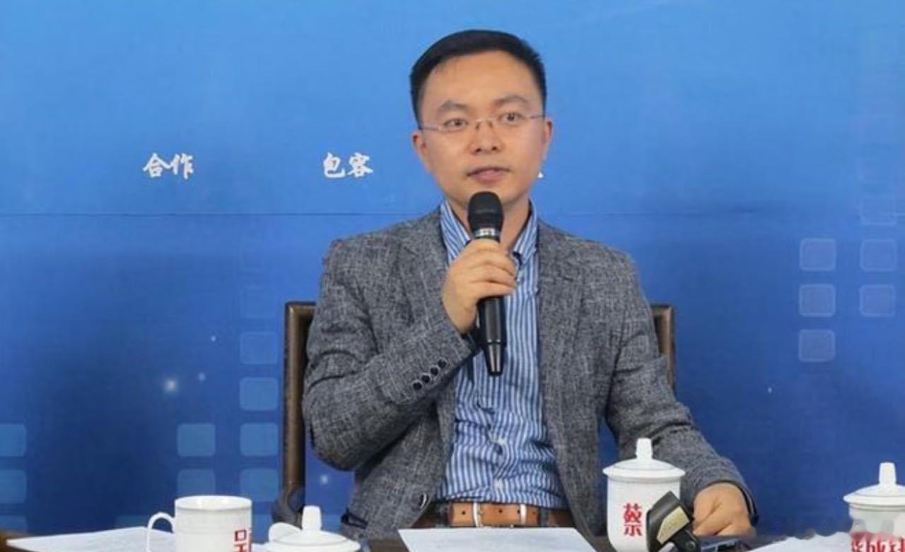 蔡磊回应倾家荡产救自己被称自私蔡磊称因为创业加速了病情 看完鲁豫采访心绪难平，有