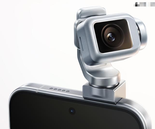 “离谱到极致”，日媒这样评价荣耀的新手机Robot Phone。

从华为独立出