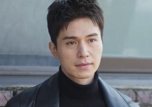 43岁李栋旭新剧状态李栋旭老了好多 ​来看看欧巴新剧状态？ ​​​