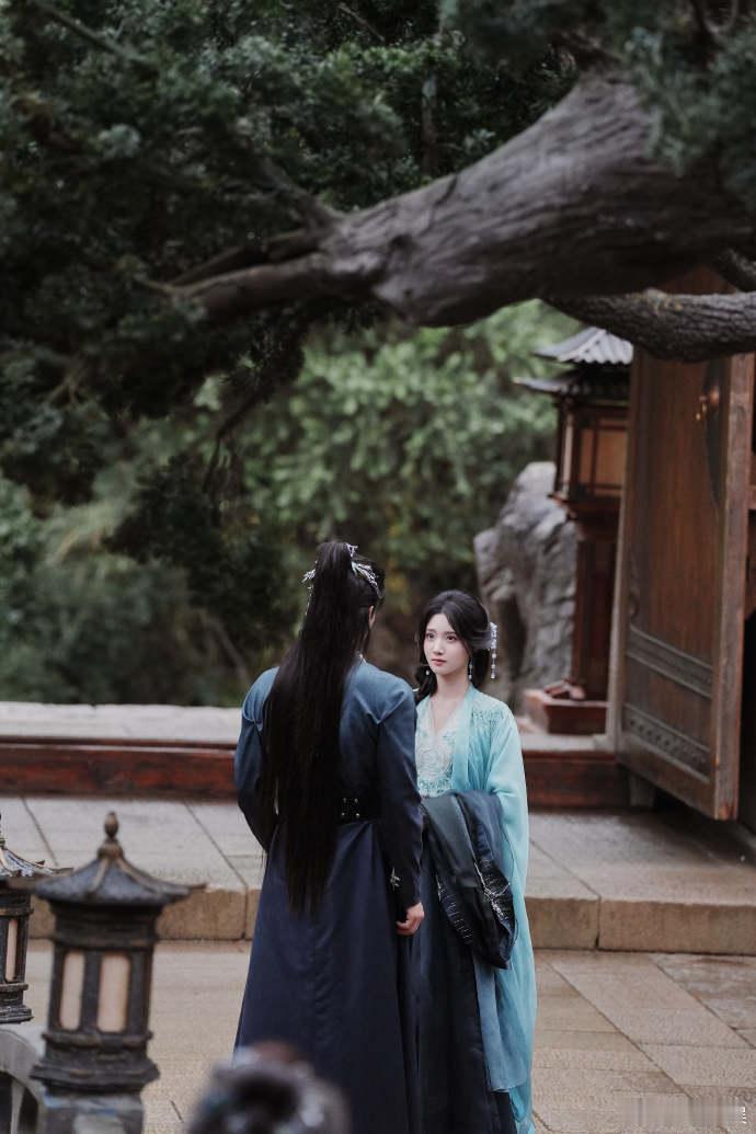 卢昱晓 偏偏你最争气 入青云里卢昱晓的演技真的惊艳，开播初期明意的争议声不断，她