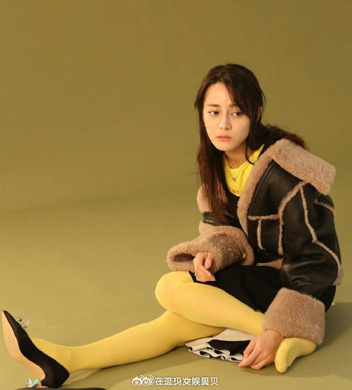 这或许是迪丽热巴最不愿公开的照片之一吧？ 