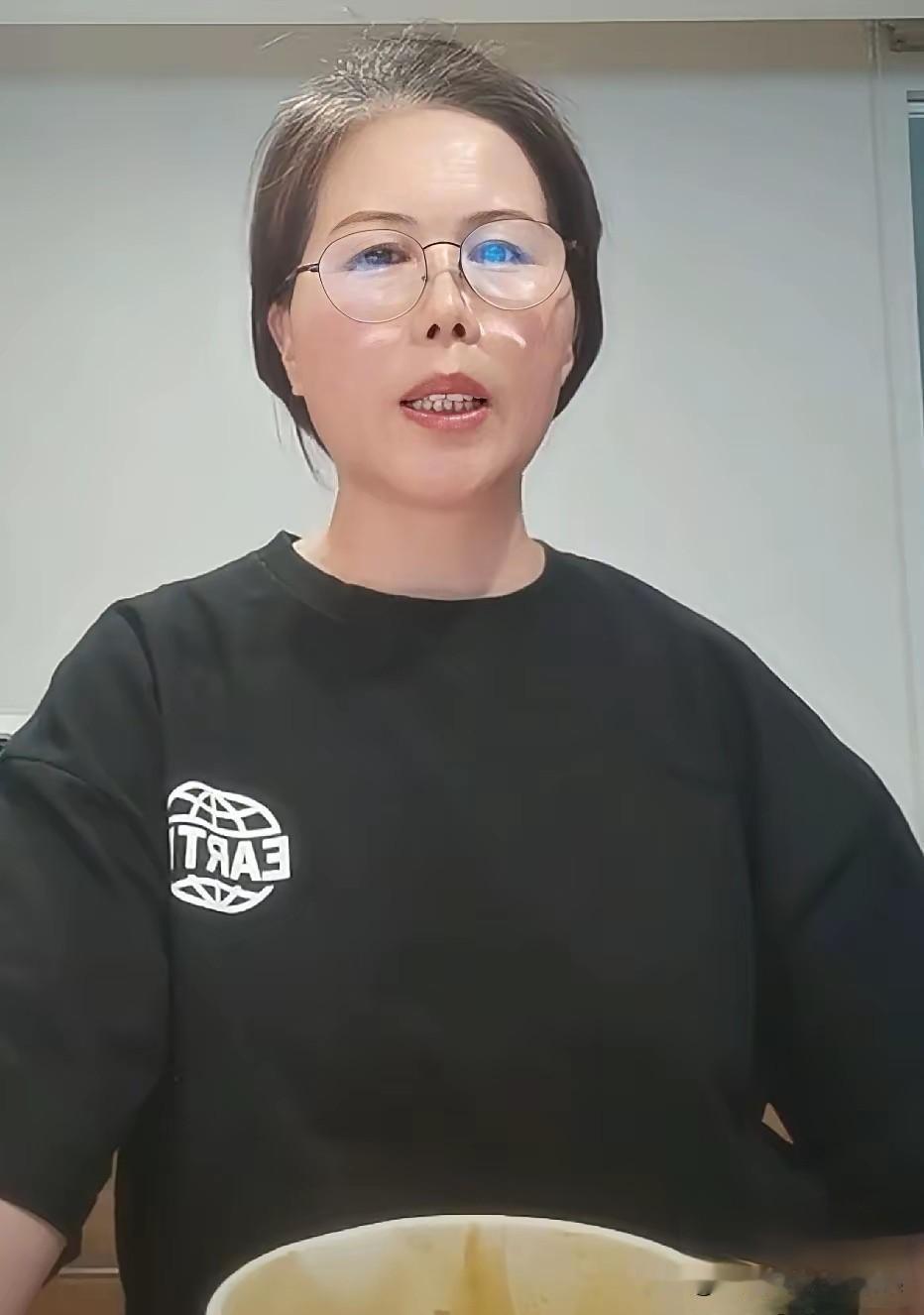 小杨阿姨分享了自己的做家务心得，他爸平时做的每周做的犄角旮旯，细节的找补，都在直