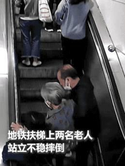 好样的！人民子弟兵永远是危难时最快抵达的“安全感”！[赞]