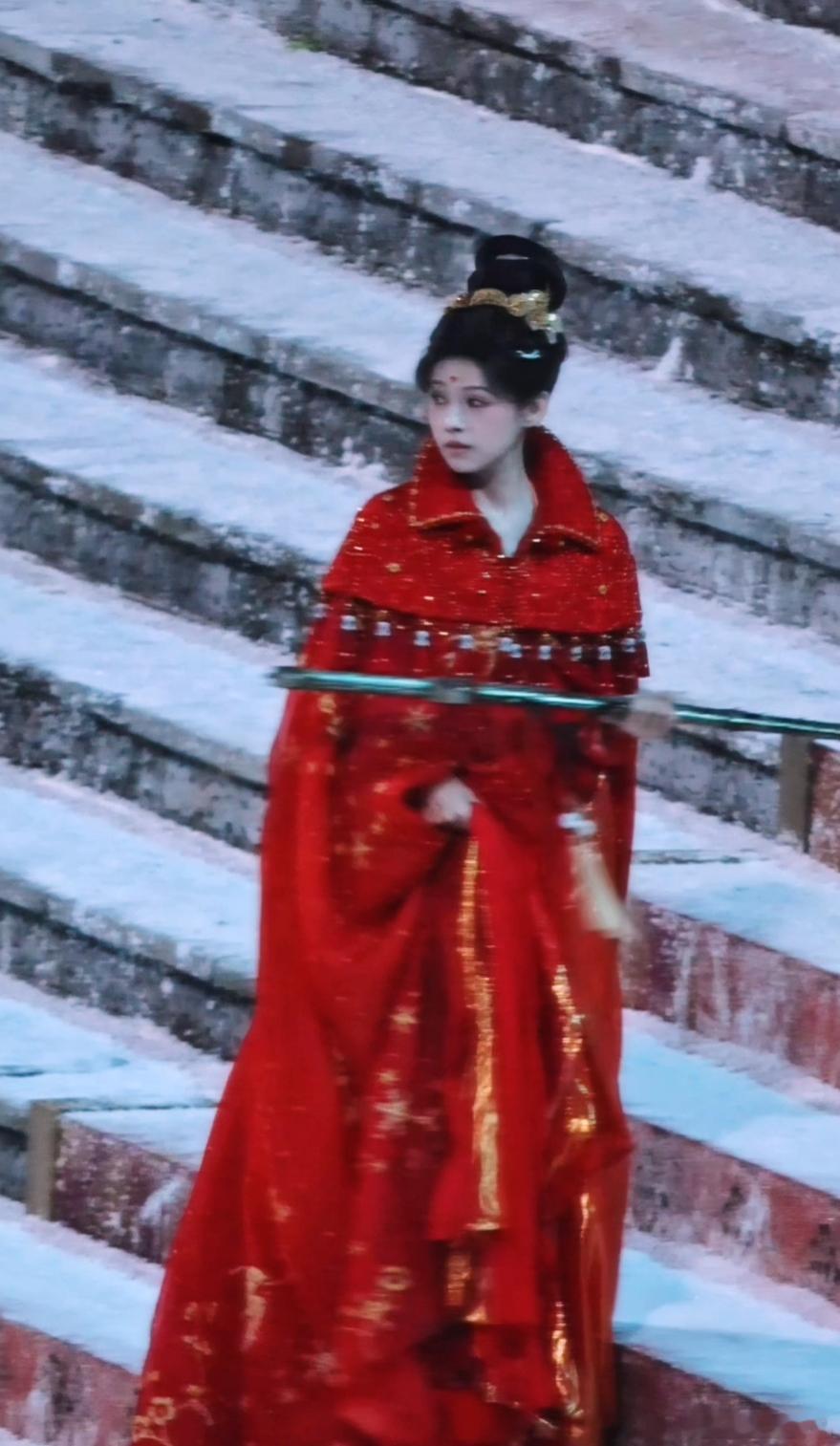 鹤男红衣雪景美到犯规鹤男滕玉意雪中杀疯了 鹤男《攻玉》红衣雪景美到犯规！雪景路透