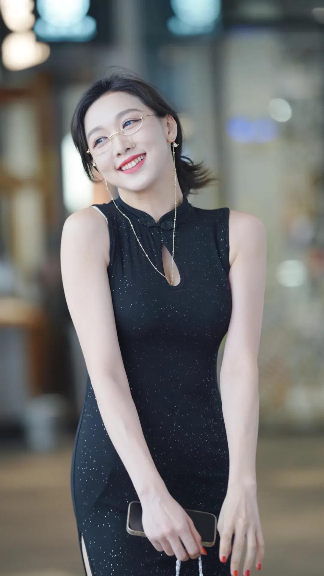 顶级风韵少妇，你一定会被陶醉的！#越看越有女人味# #美女魅力有多大# #极品女