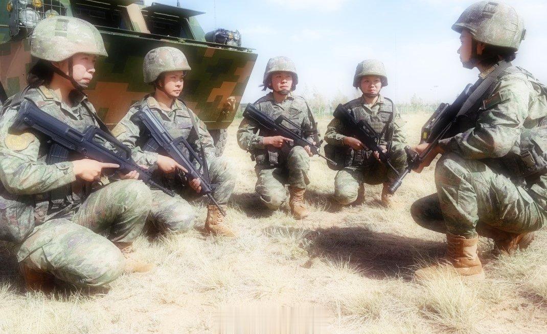 #铸剑中原[超话]##早安军营##原原说早晚安##致敬中国女兵# 超级女兵　且行