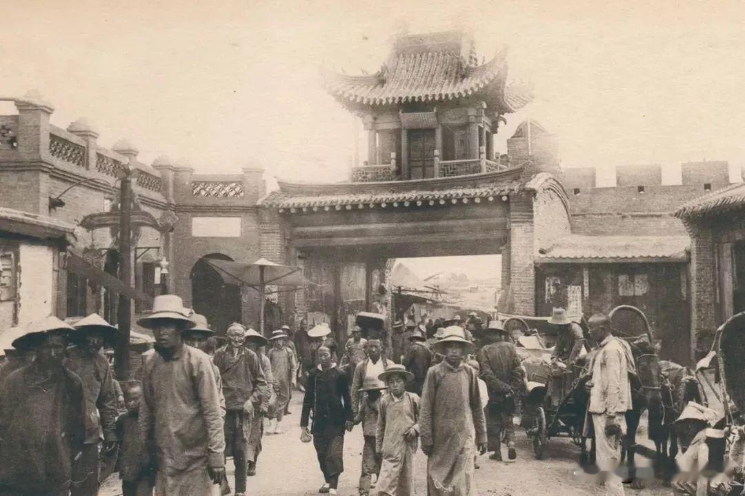 长春最后被拆除的老城门聚宝门，建于1865年，1926年被拆除。

清同治四年(