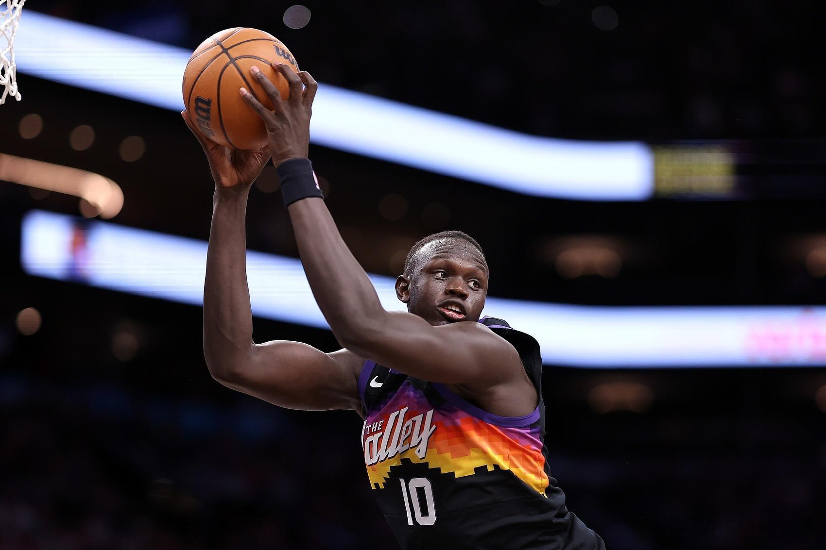 10月11日讯 NBA季前赛，太阳以102-98战胜马刺。赛后，太阳主帅乔丹·奥