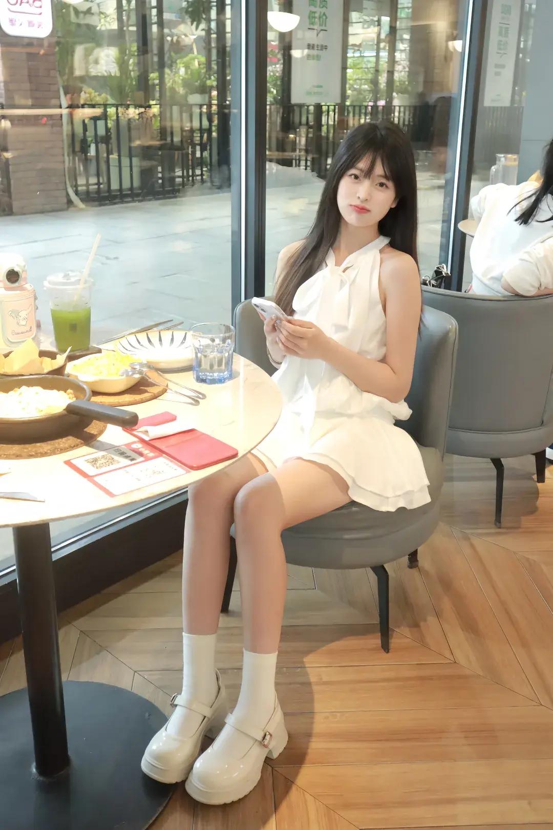 如果 100万和她只能选一个，你选哪个