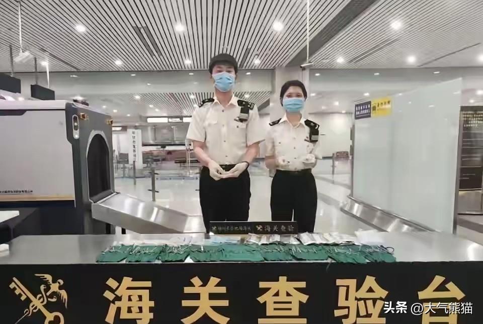 青岛这事儿，看得我后背直发凉。
这家企业明明知道这批花生毛油的黄曲霉毒素超标，明