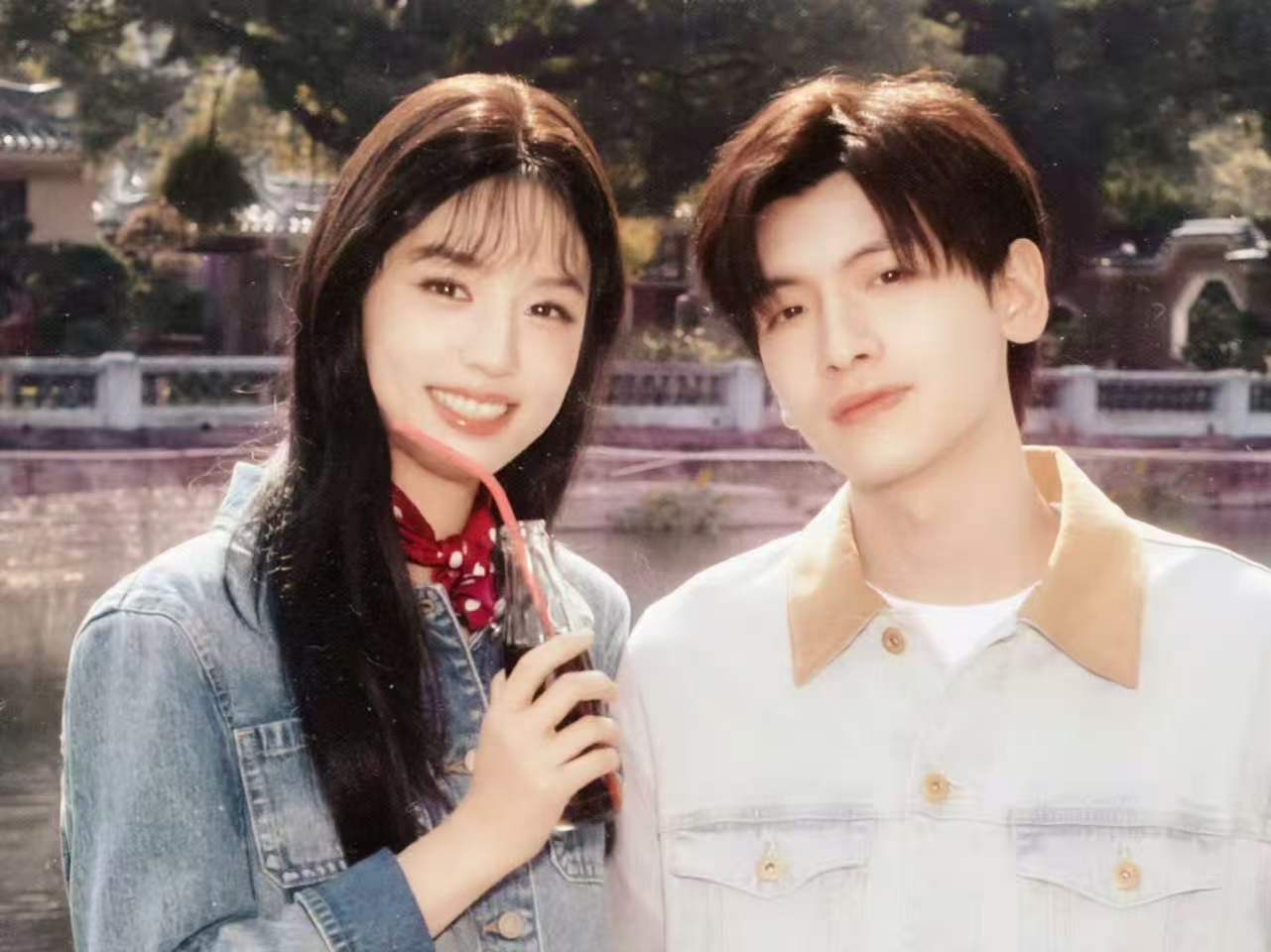 周也翟潇闻合唱红豆周也受不了翟潇闻跑调 从一句句对抗路发言中我竟品出了一丝甜周也