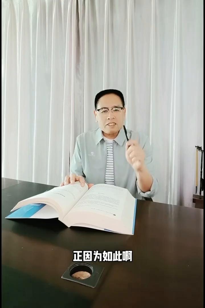 如果孩子做这些坏事是在想法突破自卑。
一个学习上自卑的孩子，他去和坏孩子玩，给老