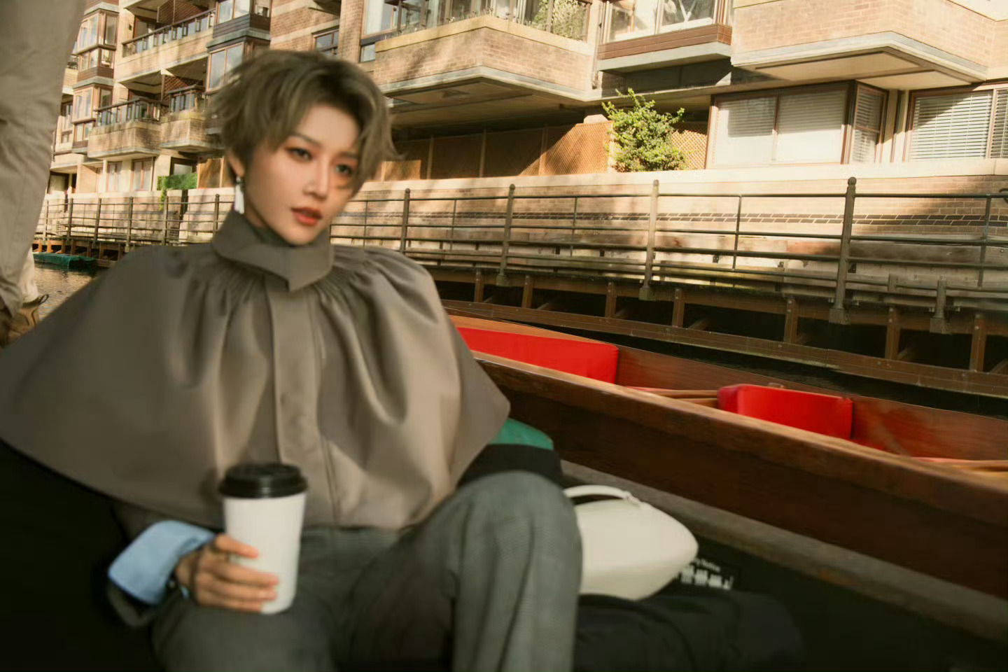 刘雨昕｜KENT&CURWEN伦敦百年大秀全球品牌大使刘雨昕大秀前造型大片，身穿