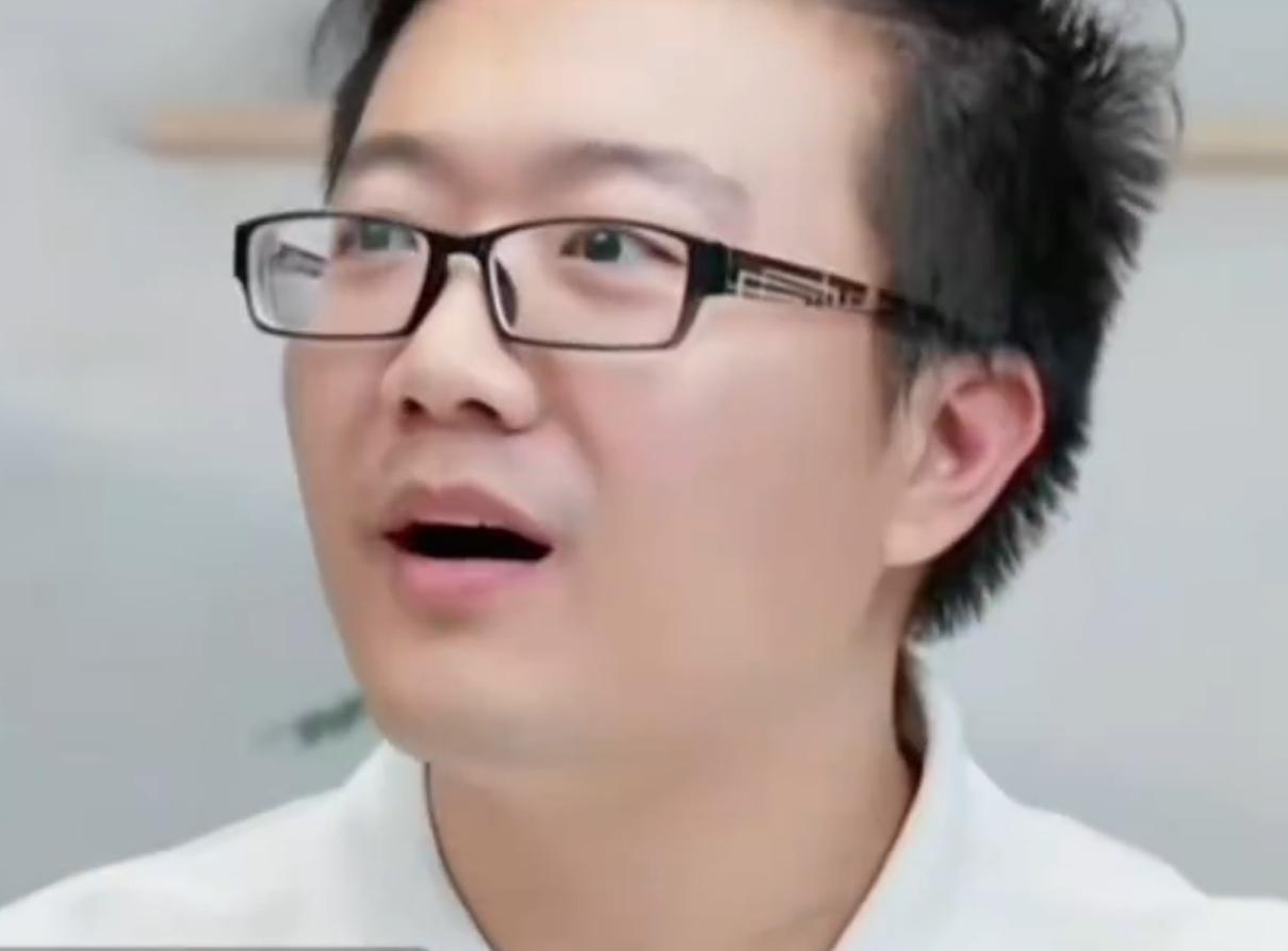 莱维对蒯曼的问题，看的一清二楚。
他不客气指出：
蒯曼想打混双没问题，
但是要看