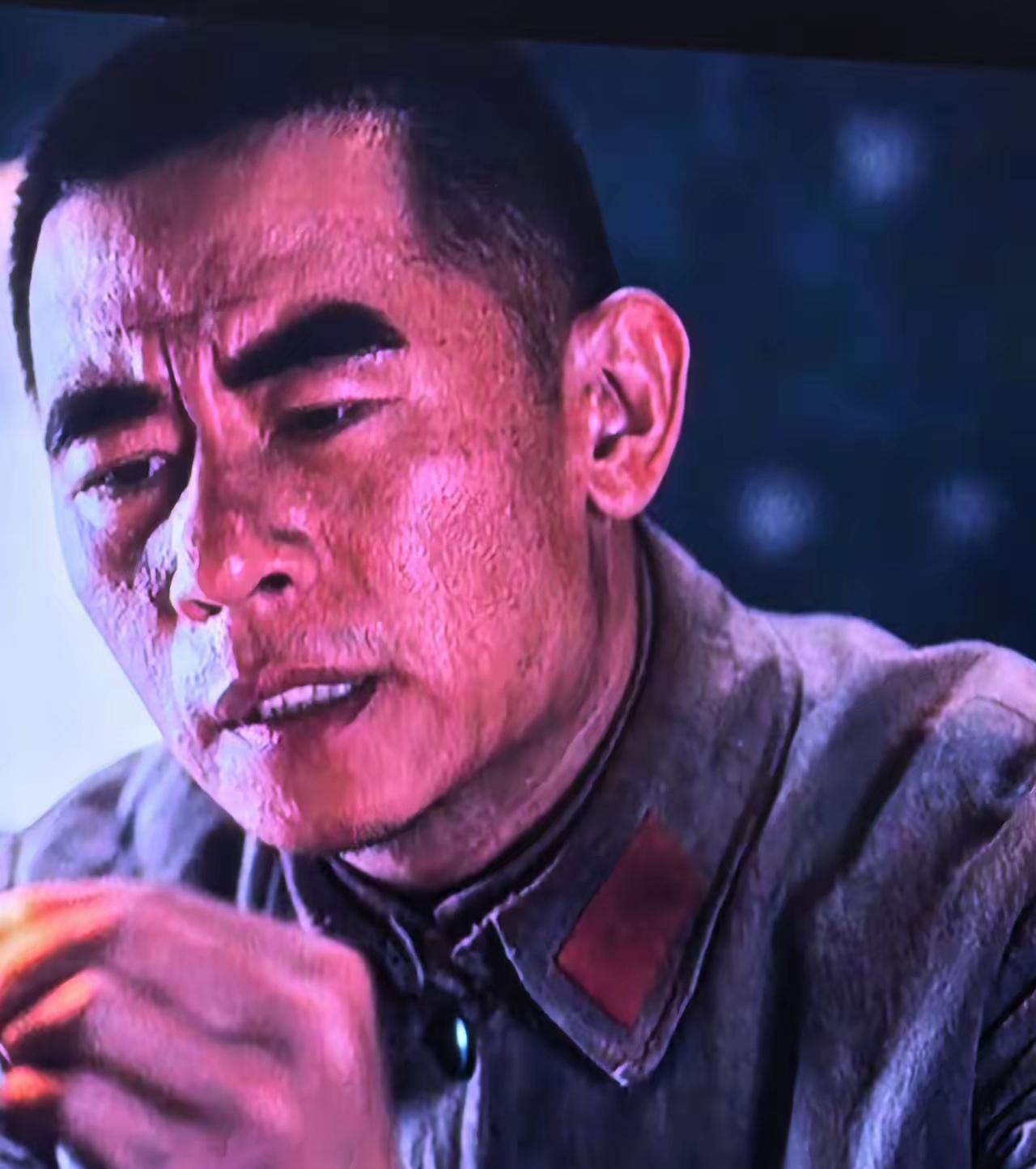 追剧《征途》至第18集   我关注了昨晚更新的两段剧情。
      一、朱老总