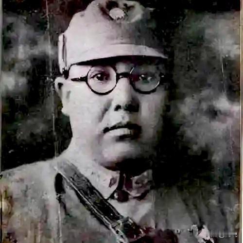 只要会说河州话，一个连长跑不下……

【马鸿逵上任记】

民国二十一年八月，马鸿