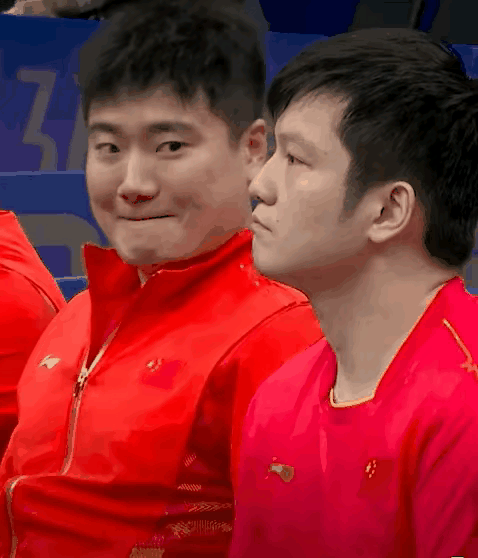 骚瑞，
我们是受过专业训练的 ！
一般我不笑，
除非没忍住！
这次真的没忍住！