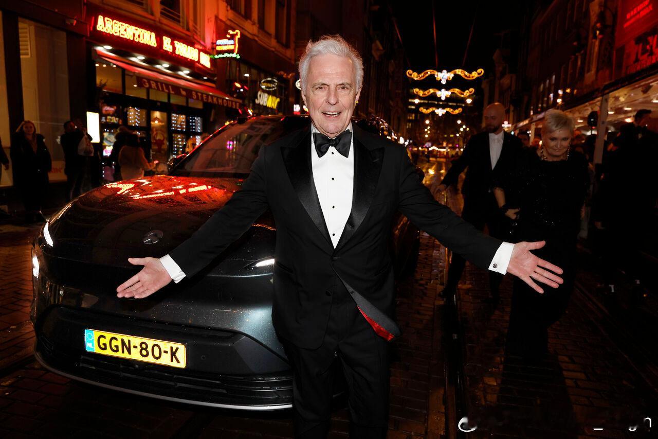 蔚来欧洲 蔚来ES8出现在电影首映礼现场，只因为车主贤值太高？蔚来ES8本周出现