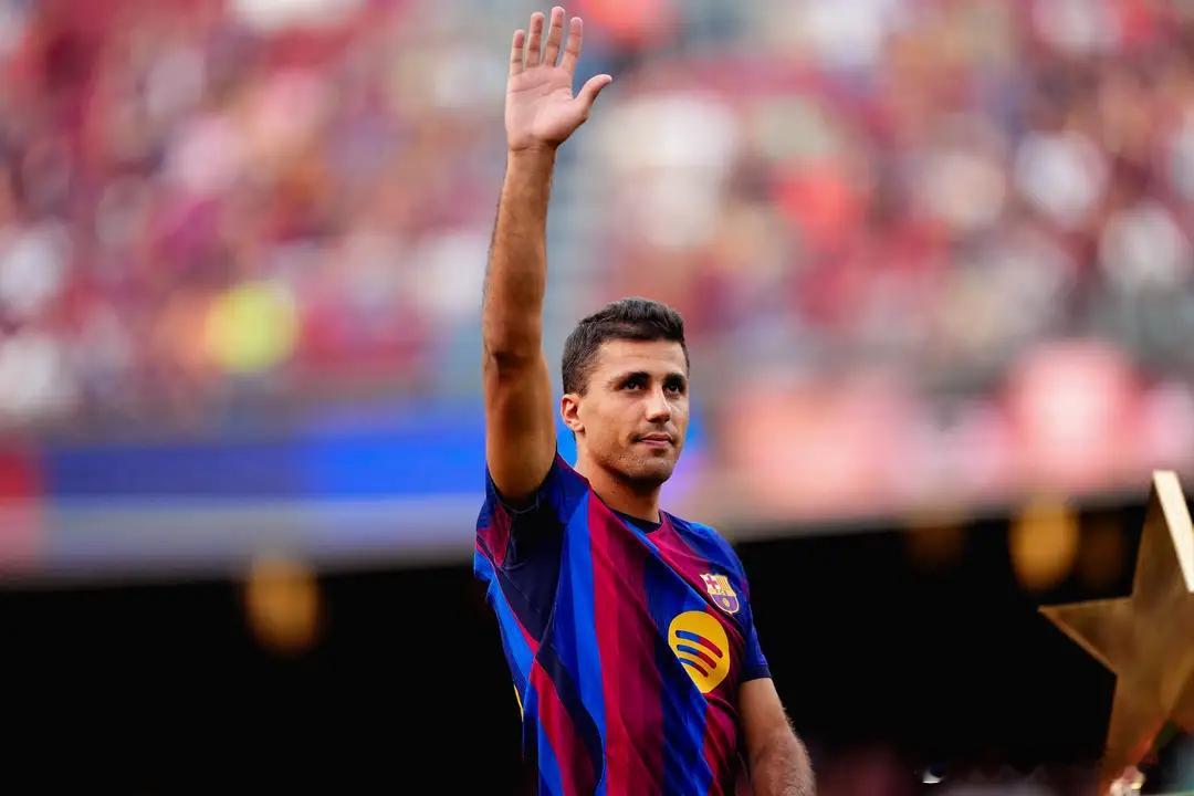 2‑1拿下甘伯杯！罗德里诺坎普亮相，7000万戈登罚失点球，巴萨主场力克开罗国民