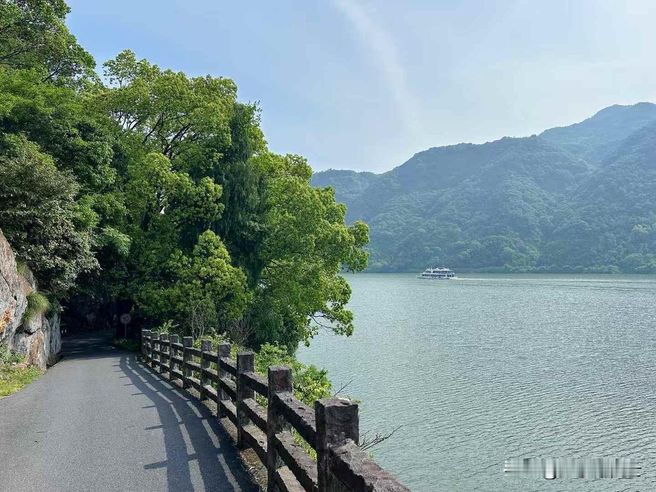 陶令不知何出处，桃花源里可耕田？陶渊明那篇脍炙人口的文字，让我不禁多次梦回那方净