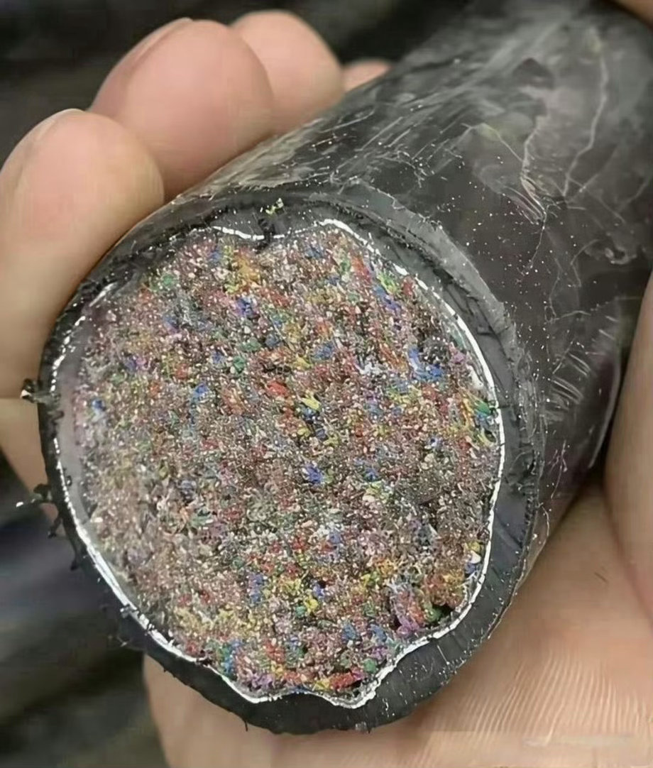 怪不得挖断光缆基本上就废了，这要怎么接啊 