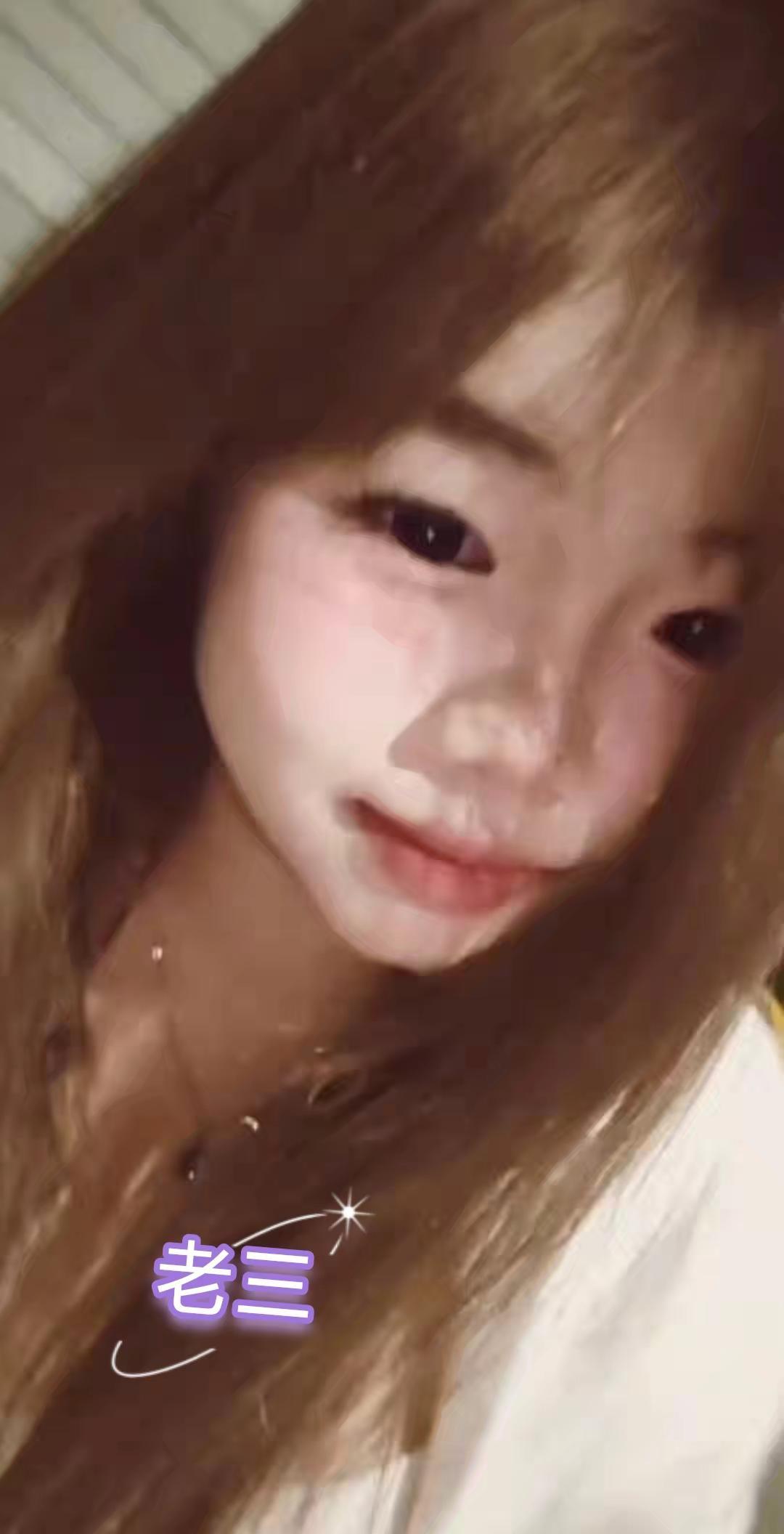 我家四姐妹我是最丑最矮的一个😂
