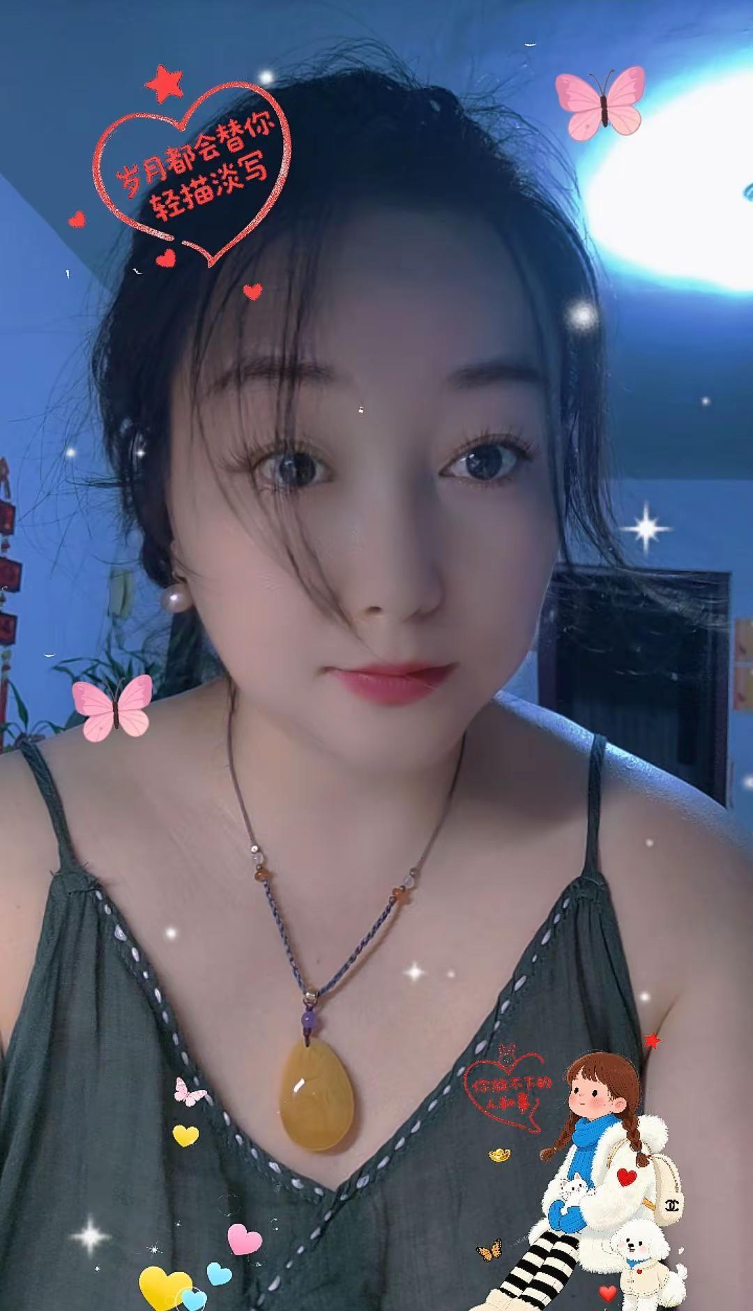 她太热烈，太真诚，太重情重义，太期待。不能用恋爱脑去形容一个付出真心的人，错的是