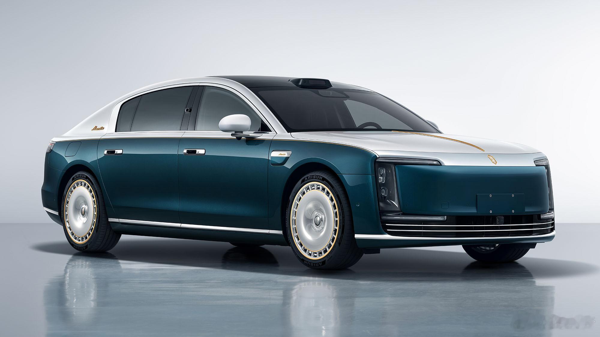 尊界 S800 Grand Design，可以理解为一个特别版本，更大胆的双拼车
