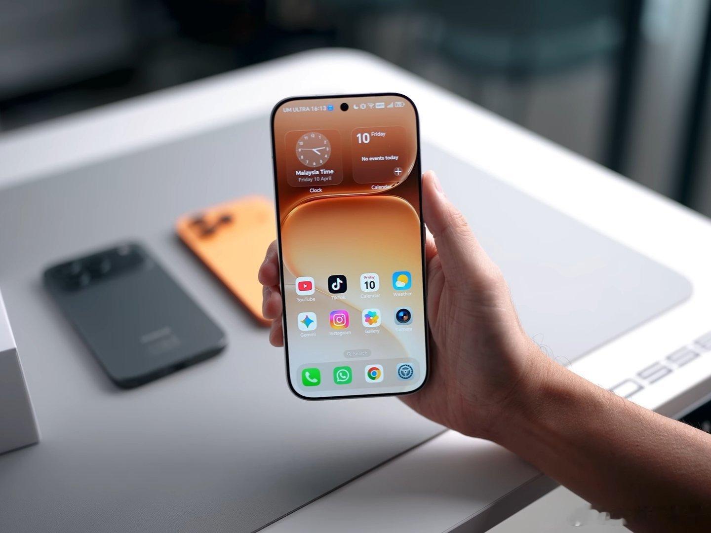 荣耀600 Pro也已经在马来西亚发了，正面R角看起来还挺圆润，边框控制的也还不